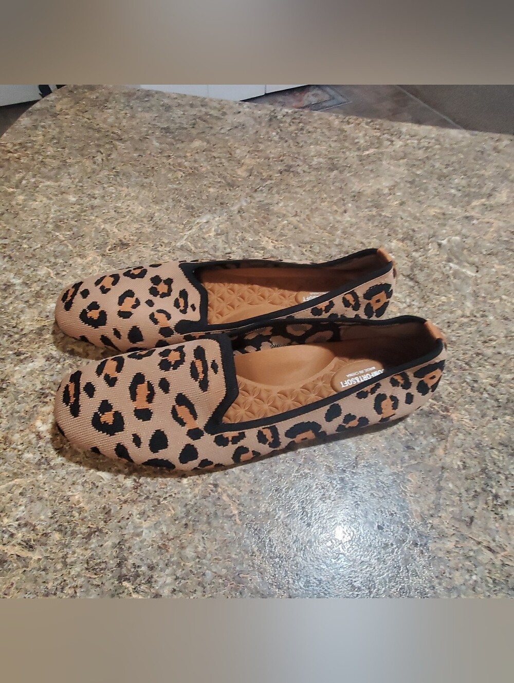 COMFORT & SOFT BALLET FLAT SLIP ON. NWOT. SZ11. LEOPARD PRINT